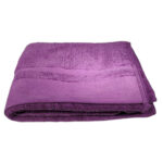 Toalla de Medio Baño con Cenefa Morado