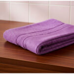 Toalla de Medio Baño con Cenefa Morado - Imagen 5