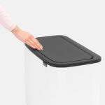 Bote ecológico de doble compartimento Brabantia Bo 11/23L con apertura Soft-Touch - Imagen 5