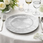 Plato Base Redondo De Plastico Plateado Con Lineas 33X33 Cm - Imagen 2