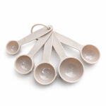 Juego De 12 Accesorios De Cocina Gris Claro De Madera Con Silicon - Imagen 4