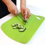 Tablapara Picar Antideslizante Y Plegable 35X24.7 Verde De Plastico - Imagen 2