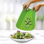 Tablapara Picar Antideslizante Y Plegable 35X24.7 Verde De Plastico - Imagen 4